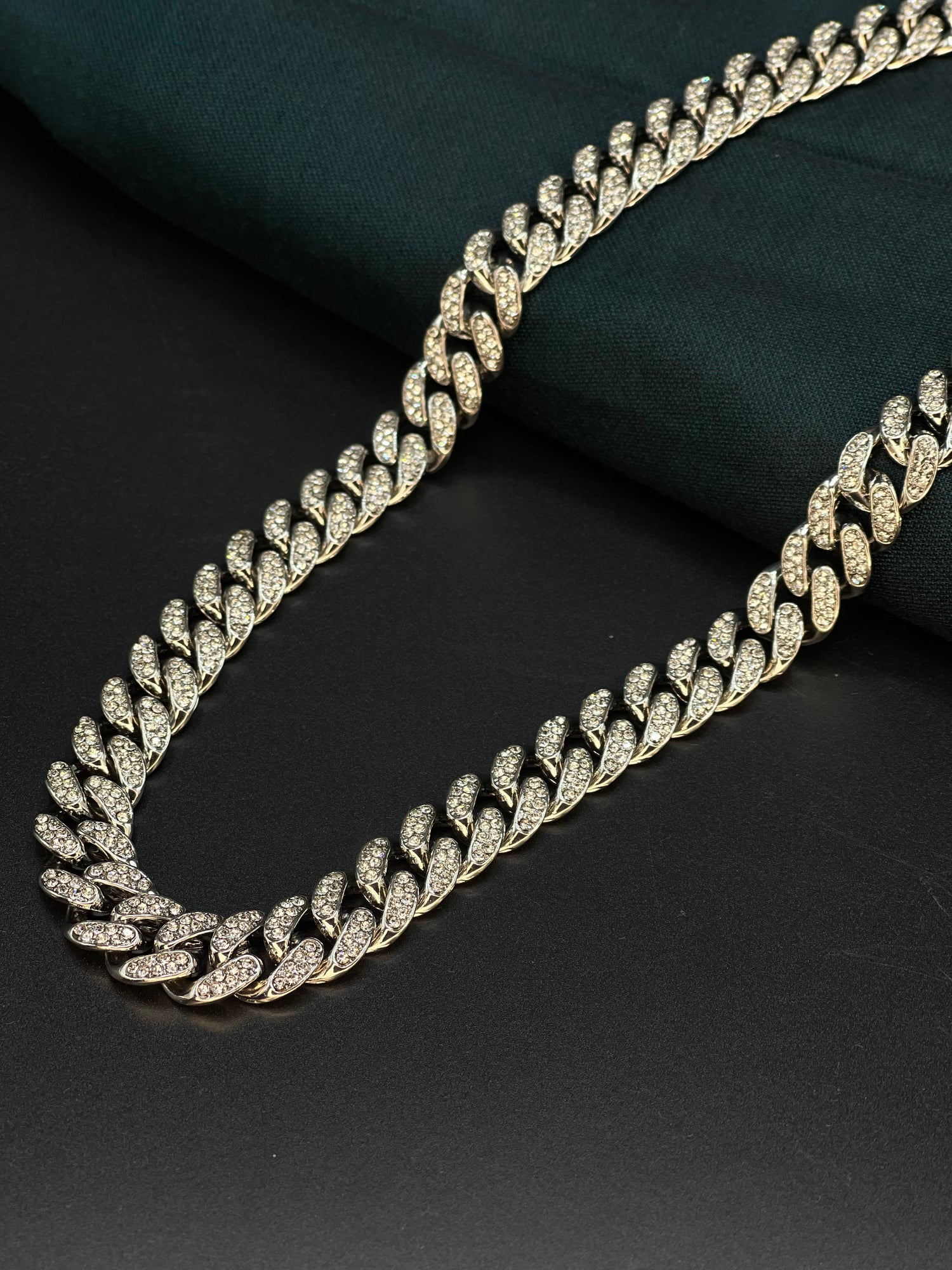 Unisex Chains