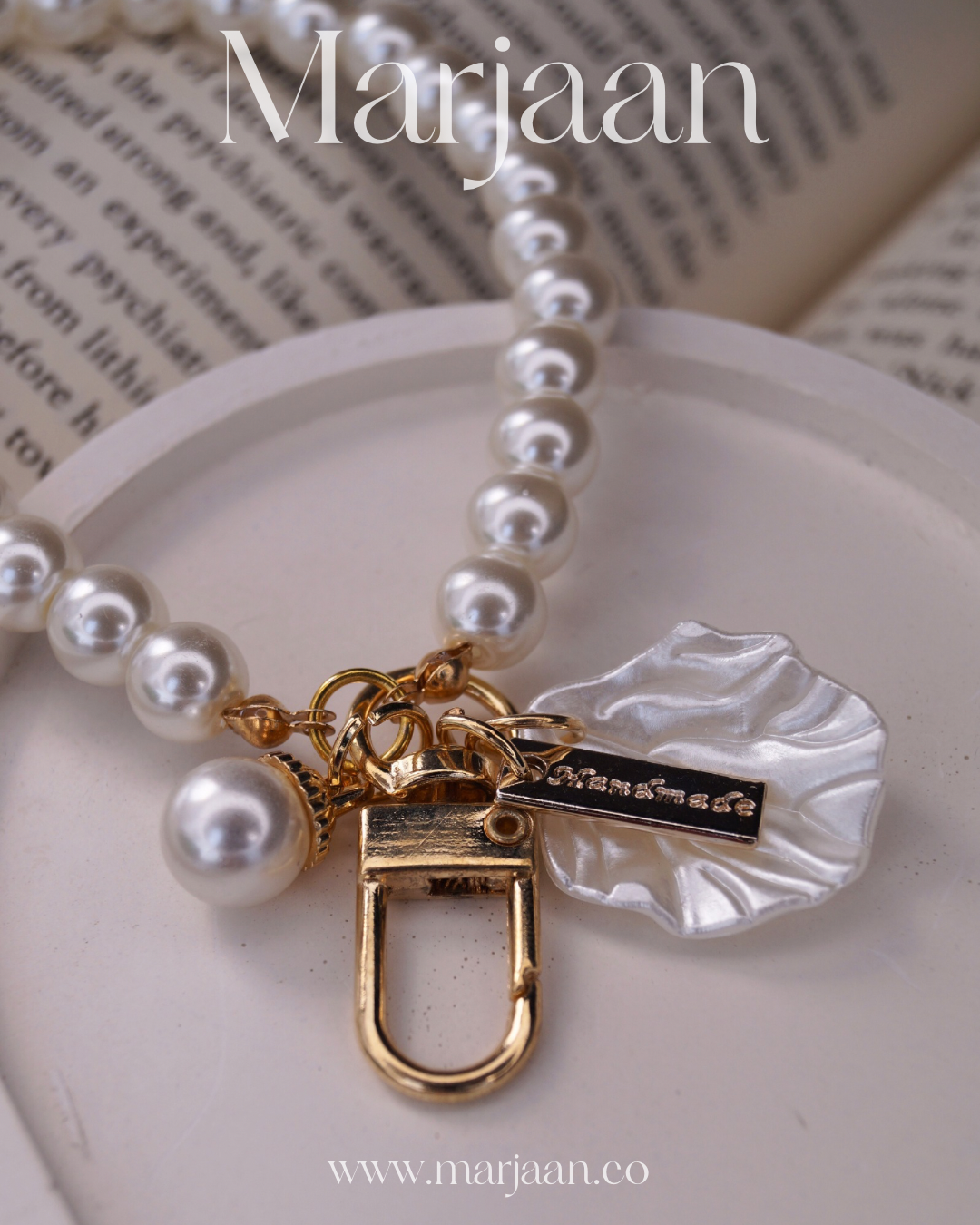 Daisy Pearl Keychain