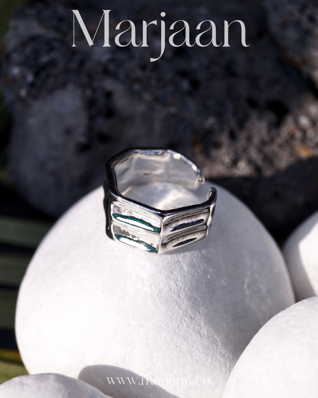 Minimal Sculpted Band