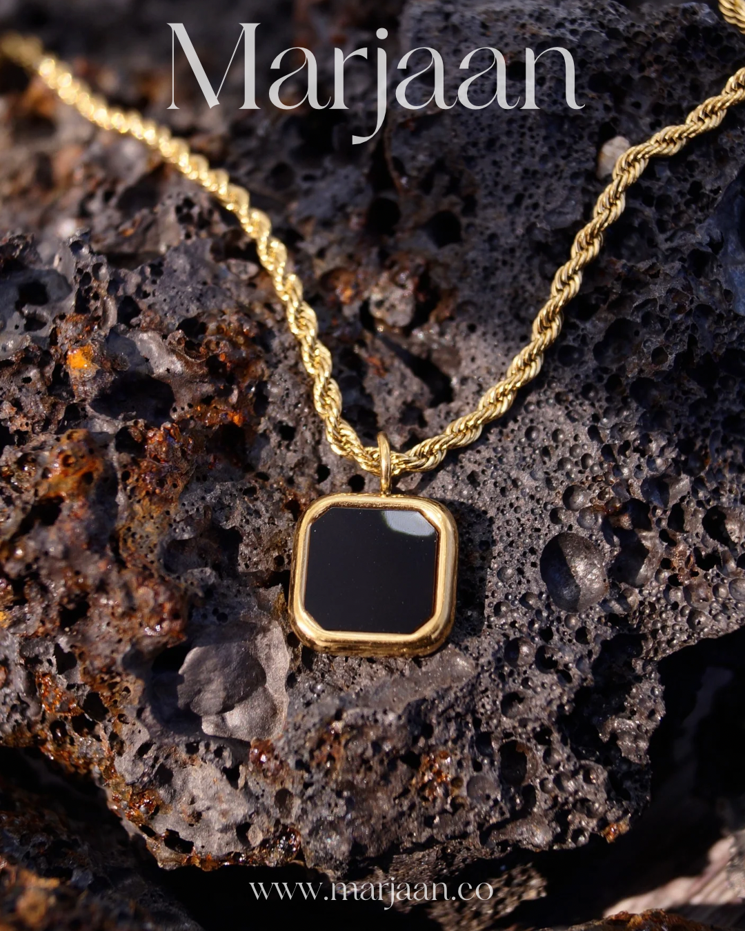 18k Square Onyx Pendant