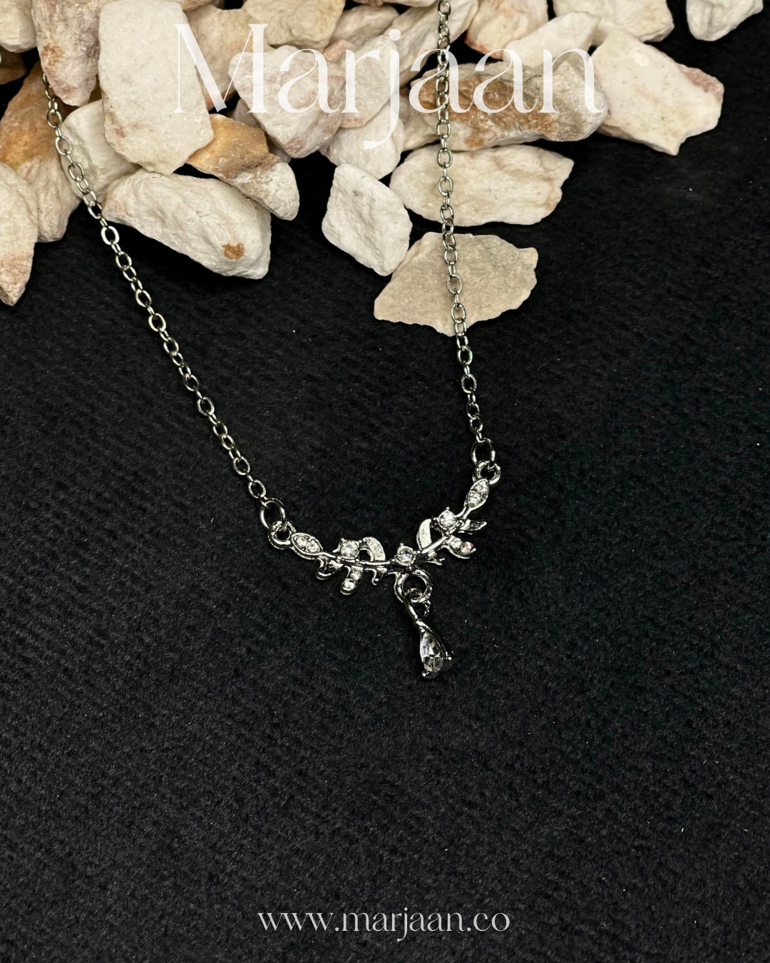 Frosted Laurel Pendant