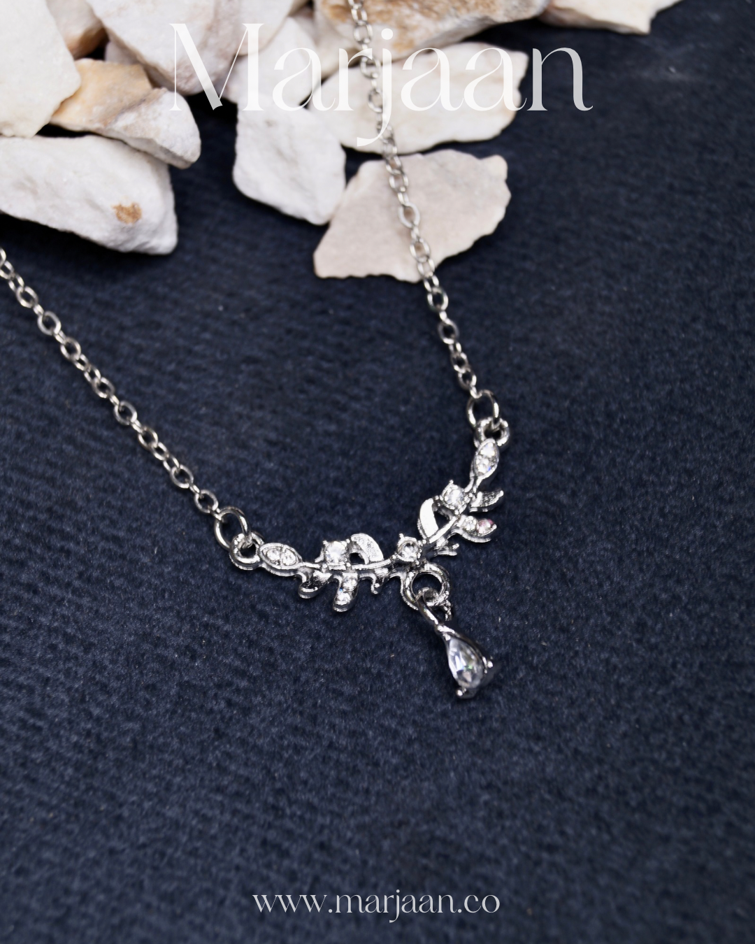 Frosted Laurel Pendant