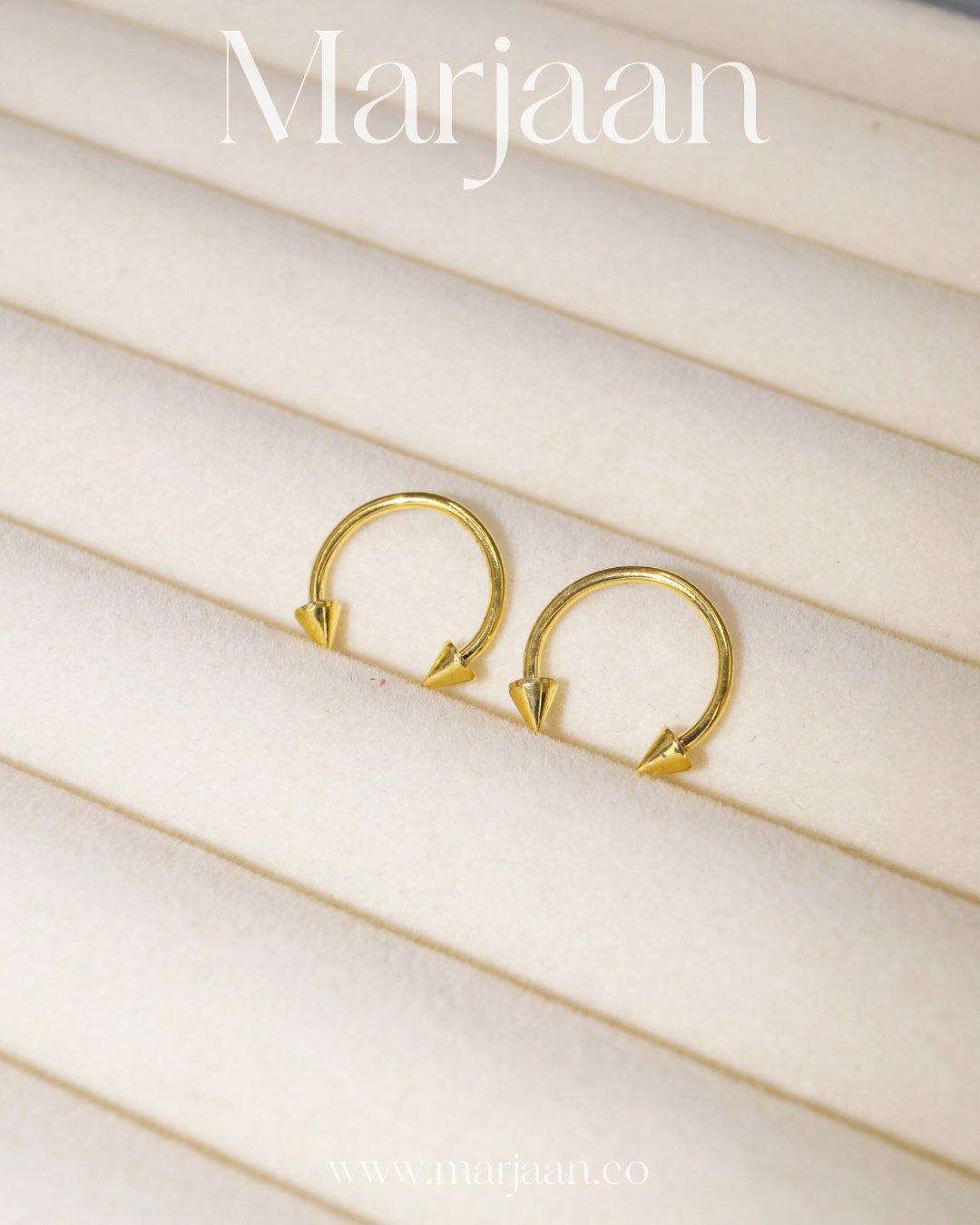 Gold Septum Piercing