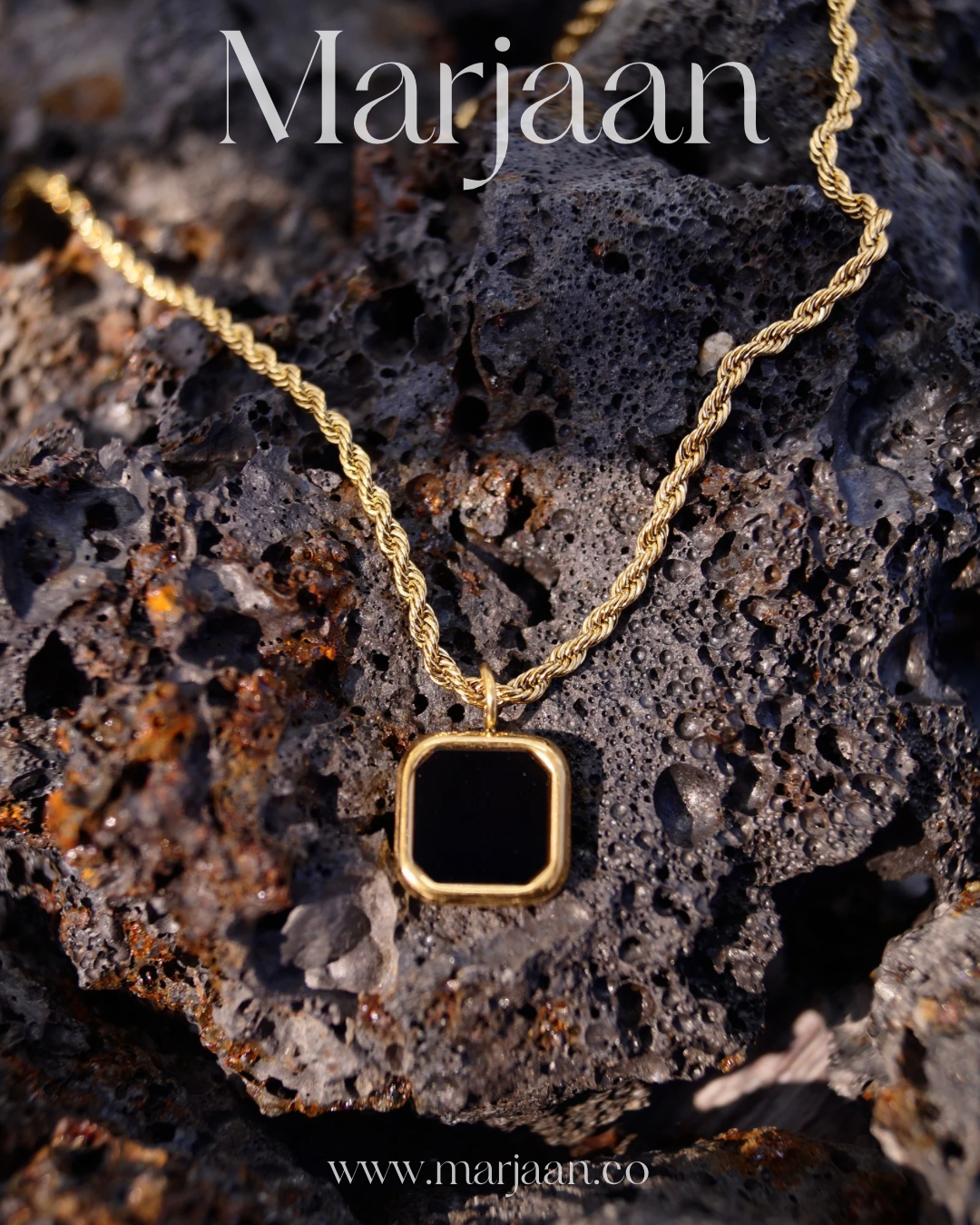 18k Square Onyx Pendant