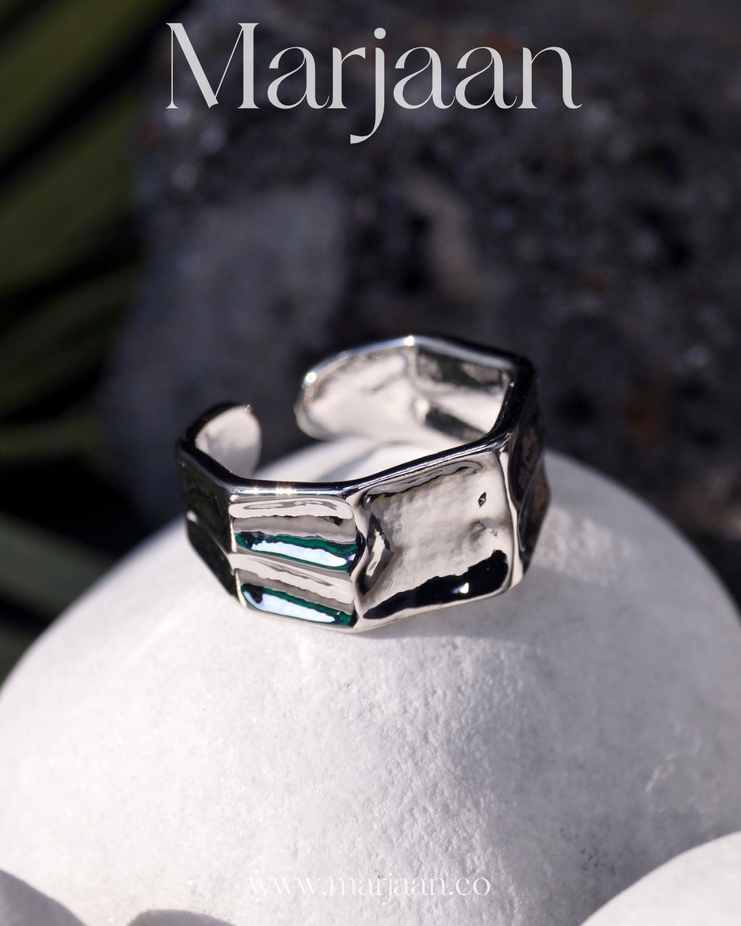 Minimal Sculpted Band