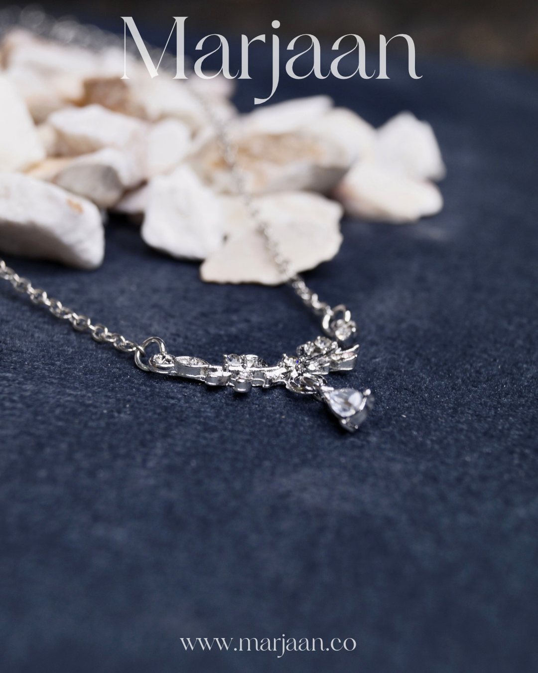 Frosted Laurel Pendant