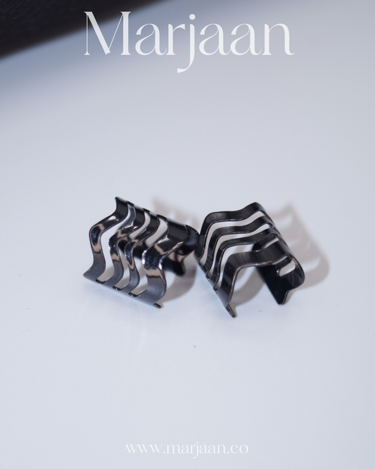 Zigzag Black Ear Cuff